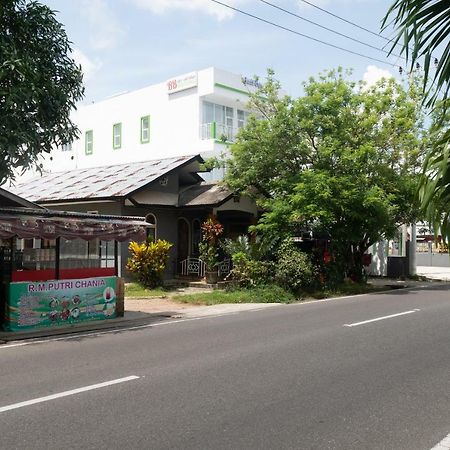 Audi Inn Hotel Tanjung Pandan Exterior foto