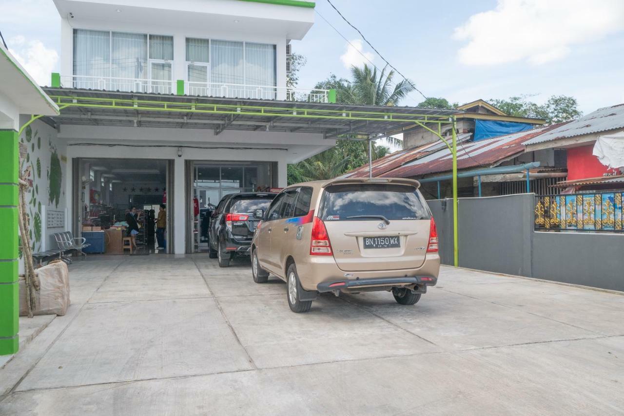 Audi Inn Hotel Tanjung Pandan Exterior foto